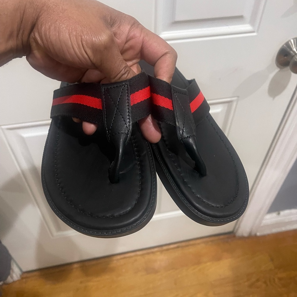 New Custom Made Men’s Sandals Slippers with Black and Red Stripe Accent Sz 11